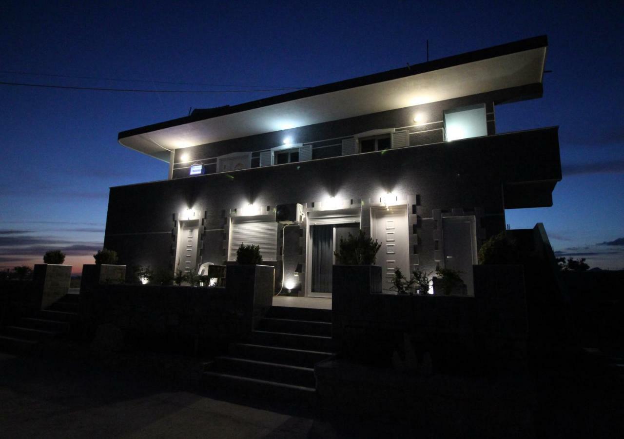 Le Gjero Luxury Villa Εξαμίλιο Εξωτερικό φωτογραφία